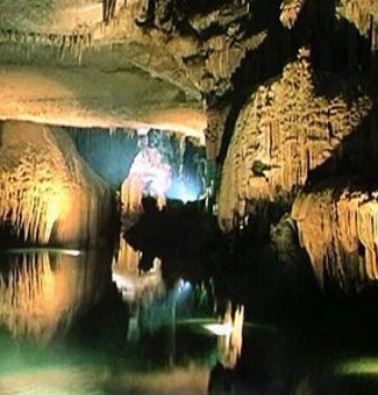 غار علیصدر (همدان)